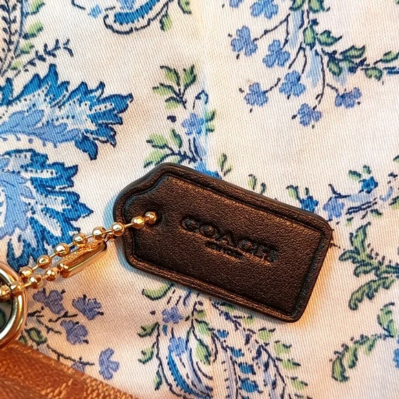 NWOT Coach signature coated canvas double corner zip wallet, unused - Picture 8 of 11